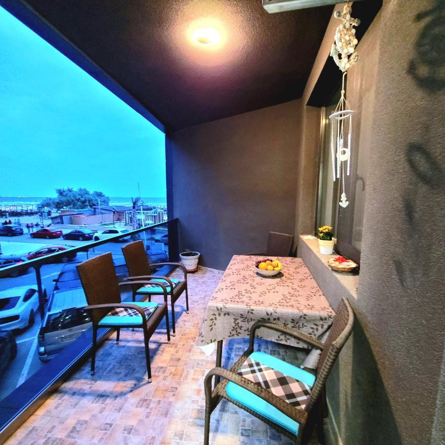 Zen Garden Apartament De Lux Nou Pe Malul Marii 康斯坦察 外观 照片